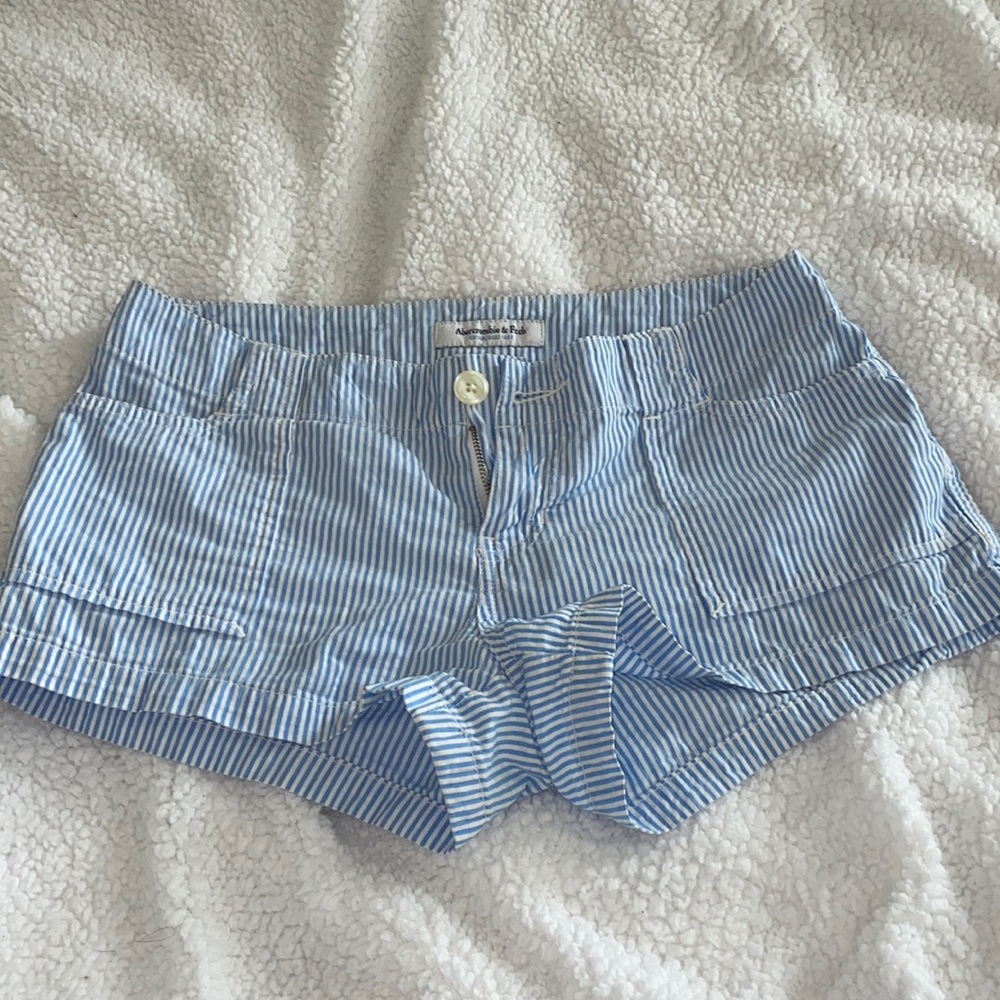 Abercrombie & Fitch light blue and white khaki shorts. Size 2.